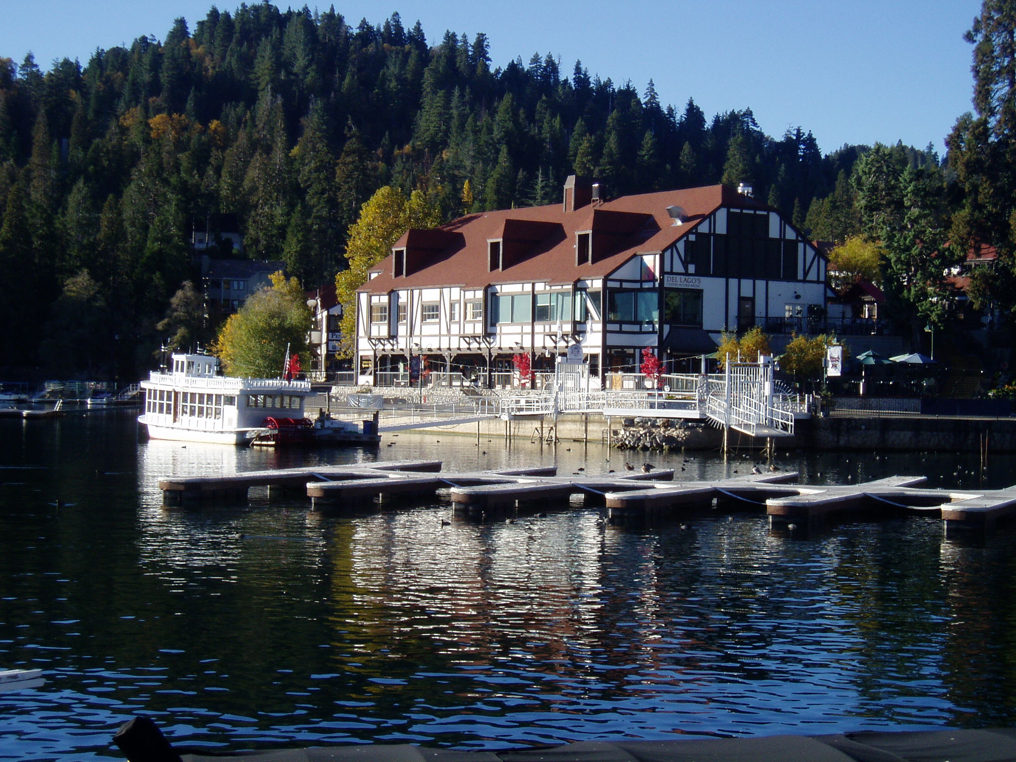 Belgian Waffle Works Celebrates 30 Years of Dockside Dining in Lake Arrowhead Village Belgian